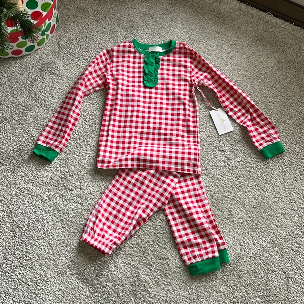 NWT Cecil & Lou size 8 snug fit pajamas.